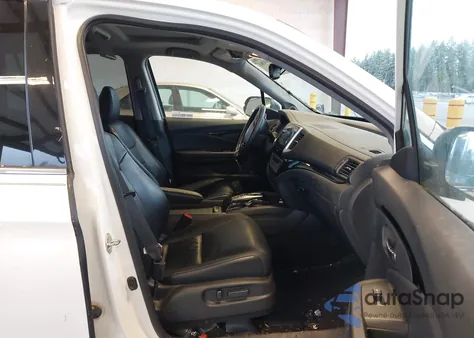 2018 Honda Pilot Touring z USA, uszkodzony, nr VIN 5FNYF6H98JB012052